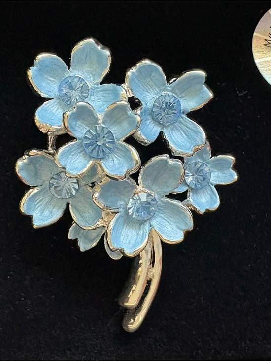 Paris Bijoux Blue Flowers Pin with crystals from Swarovski